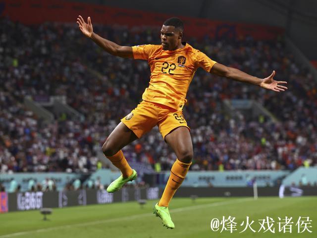 国米后卫邓弗里斯伤情不明复出无期,更换经纪人引转会猜测 国米后卫邓弗里斯伤情不明复出无期,更换经纪人引转会猜测